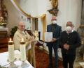 Bild: szl
Pfarrer Wolfgang Traßl verabschiedete nach dem Oster-Gottesdienst in der Pfarrkirche St. Matthäus Wurz die beiden Lektoren Heribert Flieger und Josef Gleißner. Beide schieden altersbedingt auf eigenen Wunsch aus.
