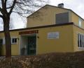 Bild: jr
Die Ausstattung der Grundschule Pechbrunn mit mobilen Luftreinigungsgeräten will die Gemeinde von einer staatlichen Förderung abhängig machen. Ein Antrag ist gestellt.