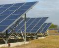 Archivbild: bö
Freiflächen-Photovoltaikanlagen wie die im Hohenburger Solarpark können entscheidend zur dezentralen Energiewende beitragen. Alleiniger Retter werden sie aber nicht sein.