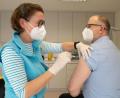 Symbolbild: Nicolas Armer/dpa
Die Hausärzte dürfen nun gegen das Coronavirus impfen.