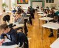 Symbolbild: Wirtschaftsjunioren Deutschland/exb
30 Multiple-Choice-Fragen aus den Bereichen Wirtschaft im Alltag, Wirtschaftspolitik, Internationales und Globalisierung, Finanzen, Ausbildung sowie zum Jahresthema Digitalisierung sind bei dem Quiz, das sich an Neuntklässler wendet, zu beantworten.
