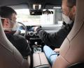 Bild: Gabi Schönberger
Strenge Hygienevorgaben bei Fahrstunden. Gefahren wird nur mit FFP2-Maske, wie hier bei der Fahrschule Oetter in Pressath. Nachdem die Fahrschulen erst im Februar wieder öffnen durften, ist der Andrang groß. Mit dem Führerschein kann es deswegen dauern.