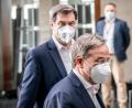 Bild: Michael Kappeler/dpa
Riese Markus Söder steht voll hinter CDU-Chef Armin Laschet: