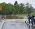 Archivbild: Petra Hartl
Hochwasser zwischen Neumühle und Witzlhof im Juni 2013. Hier im Norden der Stadt Amberg soll bei einem hundertjährigen Hochwasser ein bis zu fünf Meter hoher Damm die Vils zurückhalten.