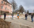 Bild: Sandra Klein
In der Eslarner Straße besprachen (von links) Bauleiter Josef Vogl, VG-Mitarbeiter Armin Ebnet, Polier Martin Pongratz, Bürgermeister Reinhold Kreuzer und Planer Sebastian Mehltretter das Umbau-Projekt.