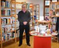 Bild: bnr
Seit Jahresbeginn leitet Irmi Sittl die Stadtbücherei. Bürgermeister Richard Tischler, der bisher kommissarisch an der Büchereispitze stand, wünschte viel Erfolg in der neuen Aufgabe