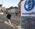 Bild: Petra Hartl
Schilder weisen am Amberger Marktplatz auf die Maskenpflicht hin. Der Inzidenzwert hat seit mehreren Tagen die 200er-Schwelle überschritten. Das bedeutet für die Bürger weitere Einschränkungen.