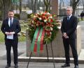 Bild: hcz
OB Jens Meyer und Bürgermeister Reinhold Wildenauer gedenken der Coronatoten.