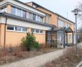 Bild: do
Abgeschlossen ist die Innensanierung des Gemeindezentrums. Mit einem Glasvorbau wurde auch der Eingangsbereich neu gestaltet