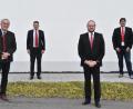 Bild: hcz
Geschäftsführer Sandro Galitzdörfer, Landrat Andreas Meier, Oberbürgermeister Jens Meyer und Alt-OB Kurt Seggewiß (von rechts) führen den Rotkreuz-Kreisverband durch die kommenden Jahre.
