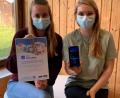 Bild: lei
Kindergartenleiterin Svenja Rasch (rechts) und ihre Mitarbeiterin Theresa Hirschmann (links) präsentieren die neue App.