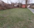 Bild: br
Auf dem ehemaligen Kinderspielplatz in Schwarzenreuth (Bild) soll ein Generationenplatz errichtet werden. Dieses Kleinprojekt wurde von der Steinwald-Allianz als förderfähig mit einer Zuwendung in Höhe von knapp 9056 Euro aus dem Regionalbudget anerkannt.