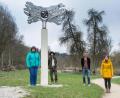 Bild: Katharina Abt, Naturpark Hirschwald/exb
Vier Gesichter, die hinter dem Projekt „Gesichter für den Klimaschutz“ stehen (von links): Isabel Lautenschlager (Geschäftsführerin Naturpark Hirschwald), Jonas Nelhiebel (Ranger Naturpark Hirschwald), Joachim Scheid (Klimaschutzkoordinator Landkreis Amberg-Sulzbach) und Corinna Loewert (Klimaschutzmanagerin Stadt Amberg.