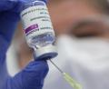 Bild: Matthias Bein/dpa
Eine Spritze mit dem Corona-Impfstoff von Astrazeneca wird aufgezogen. In Amberg und Amberg-Sulzbach wird das vom 14. bis 18. April bei einer Sonderimpfaktion 5390 Mal geschehen.