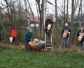 Bild: fpoz
Beim Arbeitseinsatz am Wochenende im Stadtpark dabei waren (von links) die Vorsitzende des Obst- und Gartenbauvereins Doris Deubzer, Bürgermeisterin Margit Bayer, Doris Burger von der Naturwerkstatt Steinwald, Johannes Herold vom Obst- und Gartenbauverein, Stefan Müller als Kopf der Waldershofer Öko-Gruppe und Konrad Zier vom Bund Naturschutz.