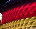 Archivbild: Sven Hoppe
Die Allianz Arena leuchtet in den Farben Schwarz, Rot und Gold.