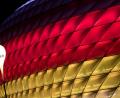 Symbolbild: Sven Hoppe/dpa
Joachim Löw kann sich nun doch auf mindestens drei Heimspiele bei der Fußball-Europameisterschaft freuen. München bleibt Gastgeber. Wie viele Fans in der Allianz Arena im Sommer dabei sein können, ist noch unklar.