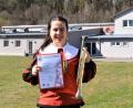 Bild: rgr
Katharina Eibel erhält das silberne Musikerleistungsabzeichen des Nordbayerischen Musikbundes