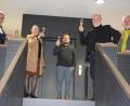 Bild: kro
Mit einem Glas Sekt wurde auf den Erfolg beim Deutschen Städtebaupreis 2020 angestoßen, von links Bürgermeister Franz Stahl, Gisela Fanck-Reiter, Projektleiter Falk Leopold, Peter Brückner und August Trißl.