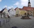 Bild: Tobias Gräf
Noch herrscht am Luitpoldplatz gähnende Leere. Doch wenn die Außengastronomie wieder öffnet, ist der Platz prädestiniert für als Bewirtungsfläche nicht nur für das Café Stadtgespräch - sondern vielleicht auch als erweiterter Biergarten für den Bayerischen Hof.