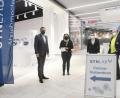 Bild: Gabi Schönberger
Die erste Corona-Schnellteststation im stationären Handel in Weiden gibt es seit Mittwoch im Einkaufscenter NOC. HBB-Centermanager Lars Sammann (von links) und NOC-Managerin Nicole Lämmerer, Oberbürgermeister Jens Meyer und Dr. Hans-Wolfgang Schultis, Ärztlicher Leiter bei Synlab MVZ Weiden, freuen sich über die Möglichkeit kostenloser Tests für alle Bürger.
