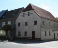 Bild: fpoz
Für das erworbene Gebäude Walbenreuther Straße 1 (Bild) gibt es laut Bürgermeisterin Margit Bayer bereits einen Planungsvorschlag.