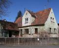 Bild: fpoz
Das ehemalige Hoch-Haus im Markt 55 (Bild) hat die Stadt Waldershof gekauft. Eine endgültige Nutzungsentscheidung steht noch aus. Eine Baulücke soll allerdings nicht entstehen.