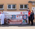 Bild: Nina Münch/exb
Startklar für die Teststation sind (von links) Tatjana Richter, Oberin der Schwesternschaft Wallmenich-Haus, stellvertretender Kreisbereitschaftsleiter Wolfgang Potsch, Claudia Schuldes, Bernd Lödel, Katastrophenschutz-Beauftragter des BRK-Kreisverbands Amberg-Sulzbach und Emily Hirschmann-Pirzer, Geschäftsleitung ambulante Betriebe.