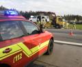 Bild: Petra Hartl
Glück im Unglück hatten die jeweils 45 Jahre alten Fahrer eines Opel Zafira (auf dem Abschleppwagen) und VW Golf (im Straßengraben), die am Donnerstagnachmittag bei Kropfersricht zusammenstießen.