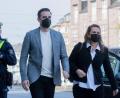 Bild: Rolf Vennenbernd/dpa
Christoph Metzelder (Mitte), ehemaliger Fußball-Nationalspieler, auf dem Weg zum Gericht an.