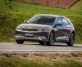 Bild: Dino Eisele/Hyundai/dpa-tmn
Klare Linienführung mit Ecken und Kanten: Der neue elektrische Ioniq 5 von Hyundai.