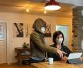 Bild: Iva Speranza/seven-work-space/exb
„Coworking auf dem Land“: Wie das funktioniert, erläuterte Sabine Weizenegger den Teilnehmern des digitalen Treffens.