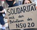 Archivbild: Arne Dedert/dpa
Ein mutmaßlicher Verfasser von rechtsextremen Drohschreiben mit dem Absender „NSU 2.0“ ist in Berlin bei einer Wohnungsdurchsuchung festgenommen worden.