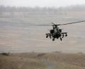 Bild: mor
Im Konturenflug geht es durch den April-Schneesturm über die Range 301. Wind und Wetter können dem Apache-Kampfhubschrauber nichts anhaben. Ein Rotwildrudel auf der Schießbahn stellt den Schießbetrieb dennoch ein.