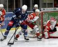 Archivbild: gb
Marius Schmidt (blaues Trikot, Szene aus einer Partie gegen Regensburg) stürmt auch in der kommenden Saison für die Blue Devils Weiden.