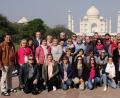 Bild: ga
Die 36 Indien-Reisenden aus der Pfarreiengemeinschaft Schwarzach-Altfalter/Kemnath/Unterauerbach vor dem weltberühmten Taj Mahal im Norden Indiens.