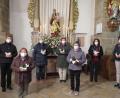 Bild: jzk
Vor dem geschmückten Marienaltar dankte Stadtpfarrer Thomas Kraus (links) den Frauenbundmitgliedern Regina Frank, Monika Schreyer-Herr, Anna Haberkorn, Rita Ponnath und Hilde Wolf (von rechts) für die Mitgestaltung des Muttertags-Gottesdienstes.
