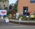 Bild: aja
Der Elternbeirat der Sebastian-Kneipp-Schule Edelsfeld hat sich an der Muttertag-Aktion „Mein Herzenswunsch zum Muttertag“ der Lobby für Kinder beteiligt (von links): Katrin Fischer, Mirjam Wohlfahrt und Michaela Schuster.