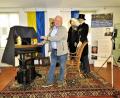 Bild: ubb
Museumsleiter Hans Zölch kann bei der Sonderausstellung "100 Jahre Foto Zirlik" einen über 100 Jahre alten Fotoapparat zeigen, der noch funktionstüchtig ist.