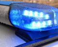 Bild: Carsten Rehder
Ein Streifenwagen der Polizei mit eingeschaltetem Blaulicht.