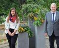 Bild:  Christine Hollederer/exb
Insgesamt für neun Ideen aus dem Amberg-Sulzbacher Land konnten Regionalmanagerin Katharina Schenk und Landrat Richard Reisinger Förderbescheide ausstellen.
