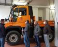 Bild: Lowak
Der neue Unimog ist der ganze Stolz des Bauhofs in Windischeschenbach.