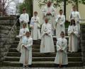 Bild: twg
Strahlende Gesichter beim Gruppenfoto nach dem Festgottesdienst: die Pullenreuther Kommunionkinder mit Pfarrer Josef Waleszczuk.