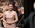 Bild: Kulturamt Amberg/Fotograf: Sihoon Kim/Shiley Suarez
Sopranistin Sumi Hwang und Pianist Helmut Deutsch geben einen Live-Stream-Liederabend im Stadttheater Amberg.
