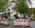 Bild: bö
Bis zu acht DSL-Baustellen (hier beim Rathaus) gibt es derzeit im Markt Schmidmühlen. Es ist der letzte Teil für die Erschließung im "Höfe-Programm".