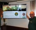 Bild: kro
Administrator und Dritter Gauschützenmeister Armin Strohmaier (links) und Zweiter Gauschützenmeister Martin Dietz präsentieren voller Stolz die neue Homepage des Stiftlandgaus.