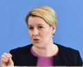 Archivbild: Annegret Hilse/dpa
Bundesfamilienministerin Franziska Giffey