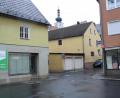 Bild: bjp
Ein Verkehrsspiegel an der Ecke der ehemaligen Bäckerei Spitzer in Pressath (links) soll für bessere Übersicht an der Kreuzung sorgen.