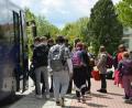 Bild: dob
Vohenstraußer Realschüler sind fleißige Busfahrer. Doch auch auf der Linie von der Pfalzgrafenstadt Richtung Eslarn gibt es Beschwerden über zu wenig Sitzplätze. Seitdem Verstärkerbusse wegen der Pandemie eingesetzt werden, haben diese Klagen jedoch spürbar abgenommen, heißt es aus dem Landratsamt.