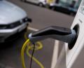 Symbolbild: Monika Skolimowska/dpa
E-Mobilität auf dem Vormarsch: Laut Stadtwerke-Chef Stephan Prechtl gibt es in Amberg aktuell 17 Ladesäulen und 136 gemeldete Wallboxen.